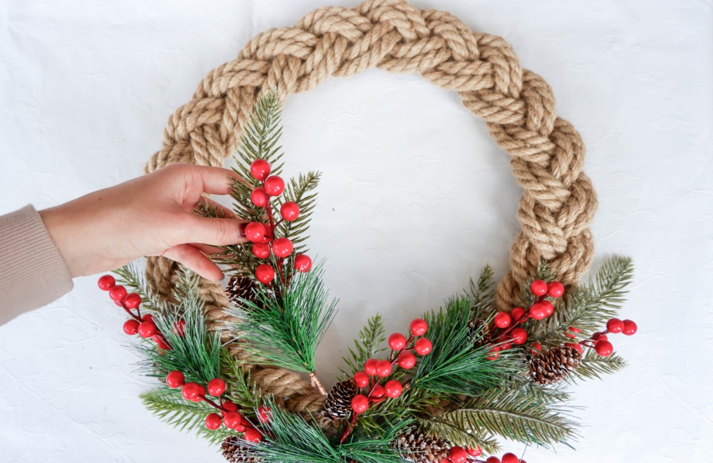 smaller-garland-pieces-glued-to-wreath